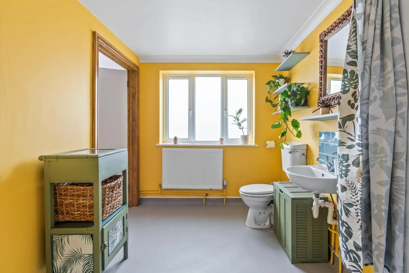 Modern Escape In Peaceful Woodingdean Apartment Brighton